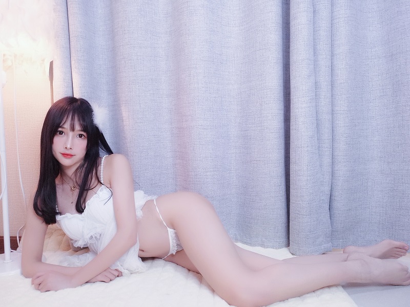 图片[2]-小奶瓶儿是谁？揭秘虎牙超人气甜妹主播的爆红之路与绝美写真资源